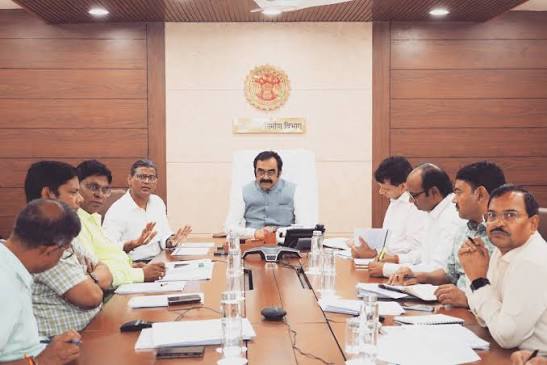       स्वच्छ भारत मिशन में शिथिलता पर शासन का कड़ा रुख: इकोस्टैन इन्फ्रा प्राइवेट लिमिटेड ब्लैक-लिस्टेड पर्यावरणीय उत्तरदायित्वों एवं अनुबंधीय दायित्वों की अवहेलना पर नगरीय प्रशासन एवं विकास विभाग की सख्त कार्रवाई